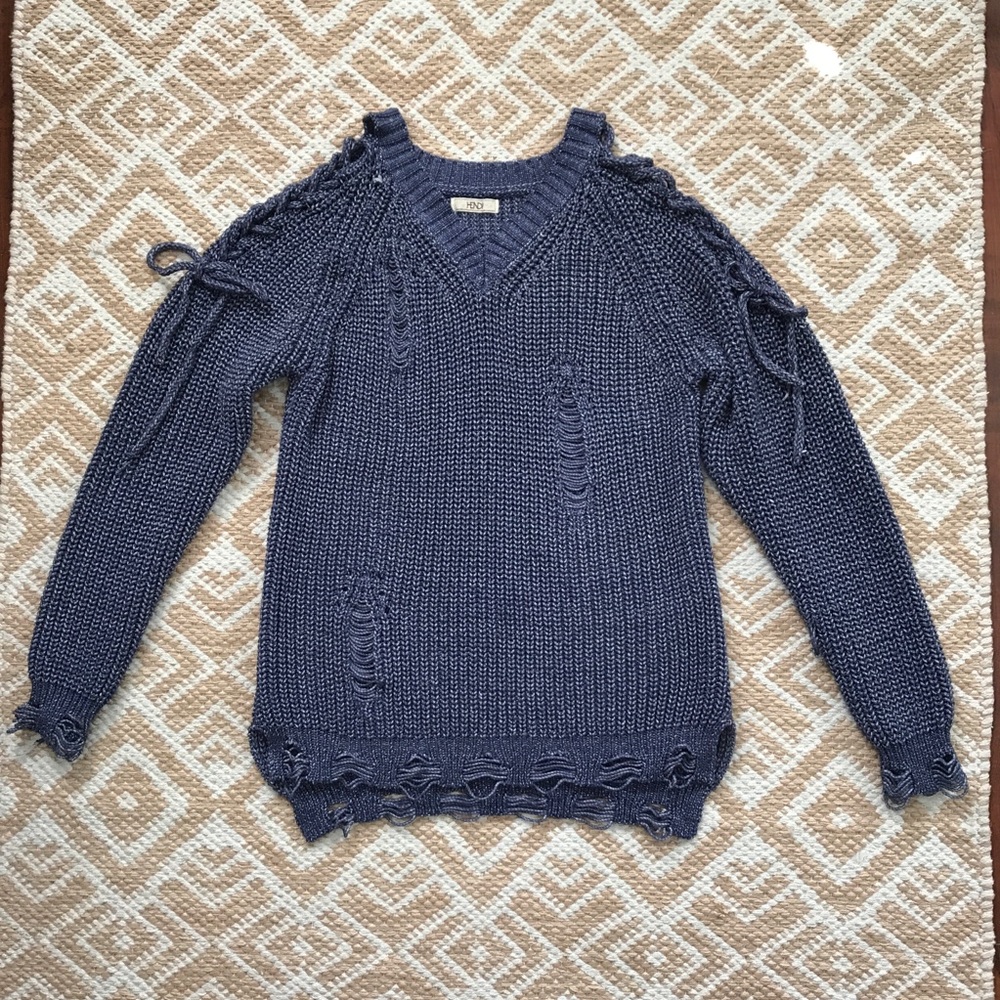Hendi Blue Knit Distressed V Neck Sweater